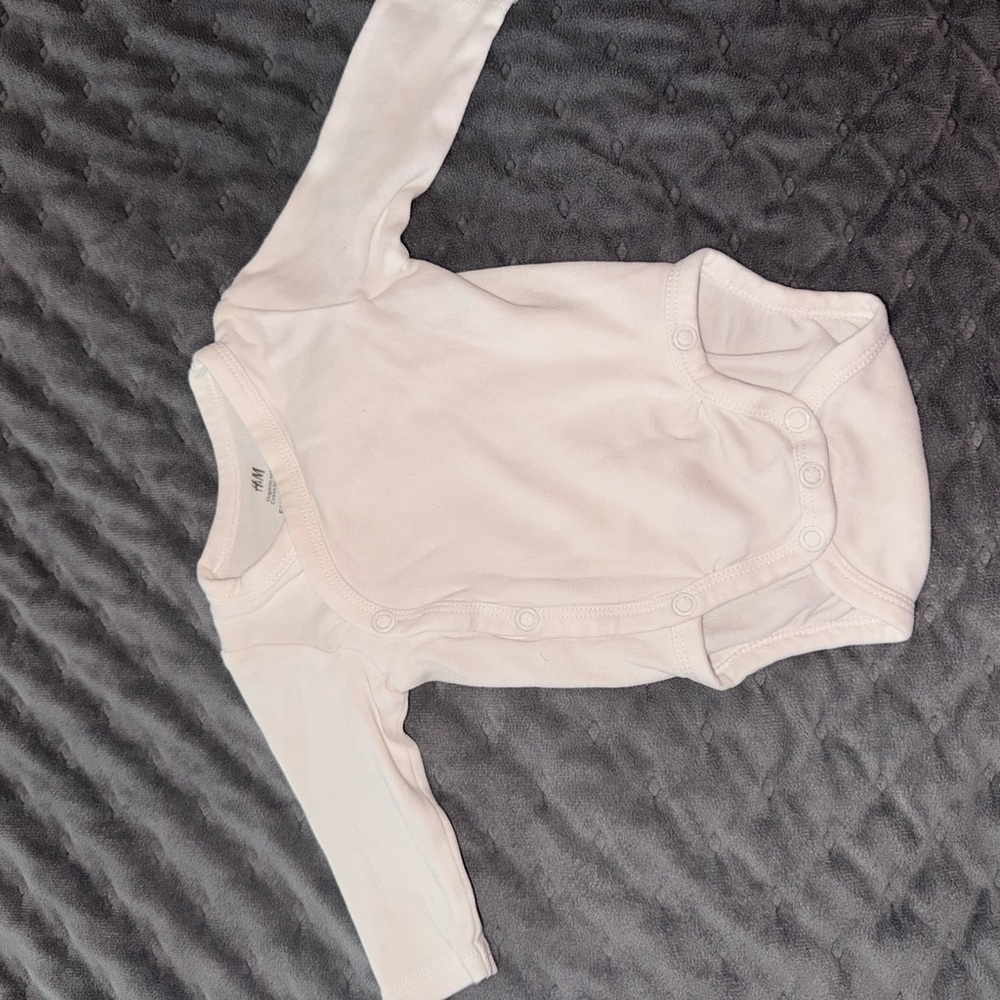 H&M Soft Cream Kids Bodysuit